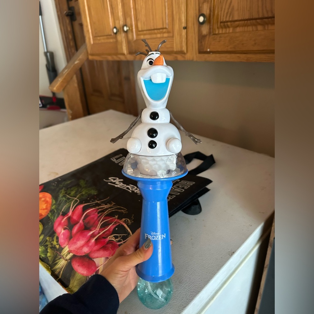 Disney Frozen Olaf  Disney world Bubble Wand